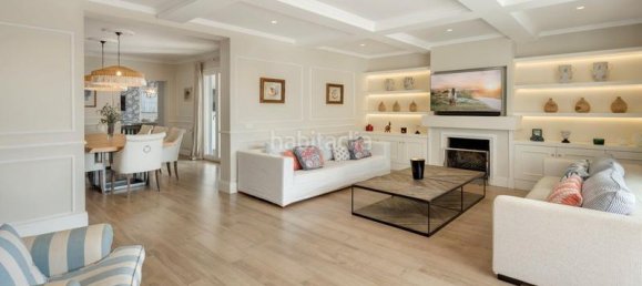 4 bedrooms Villa in Estepona, Spain No. 49090 3