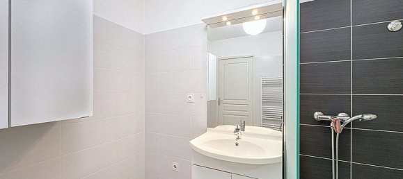 1 bedroom Apartment in Neuville-sur-Saone, France No. 343282 8