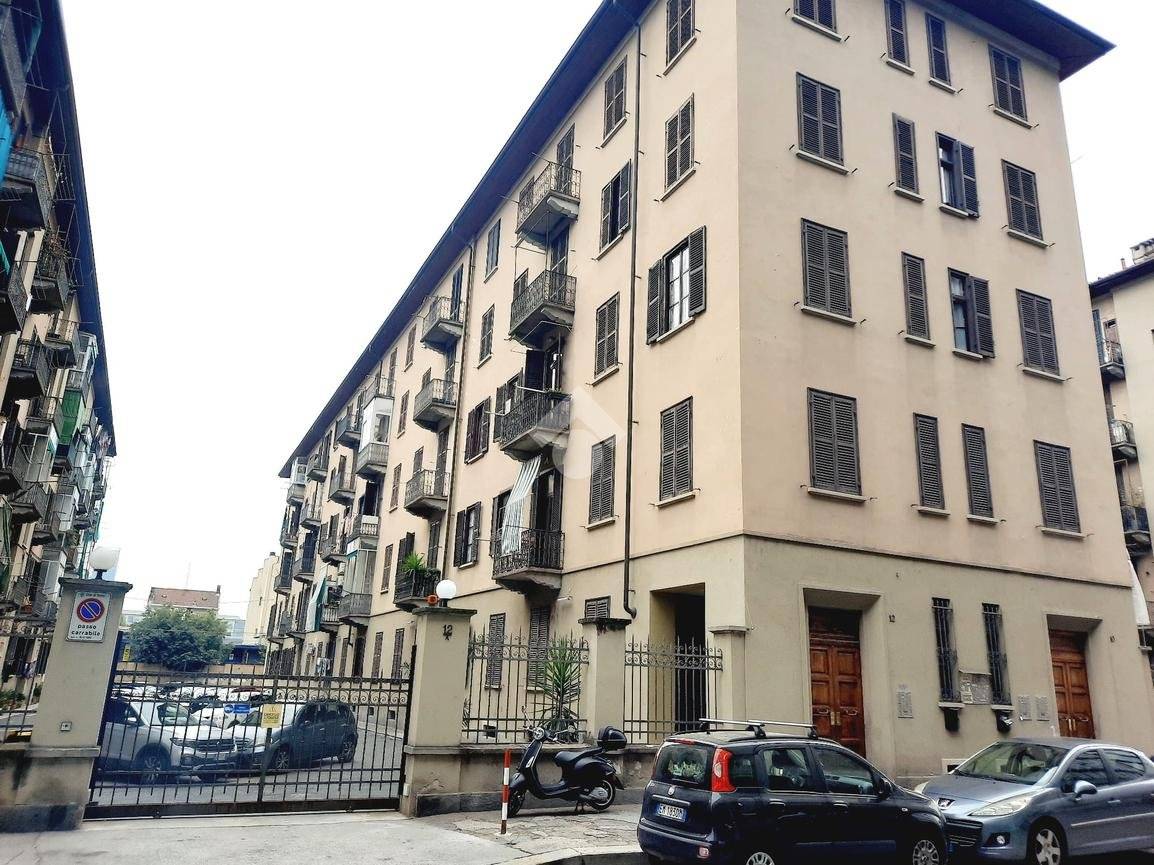 2 bedrooms Apartment in Turin, Italy No. 347937