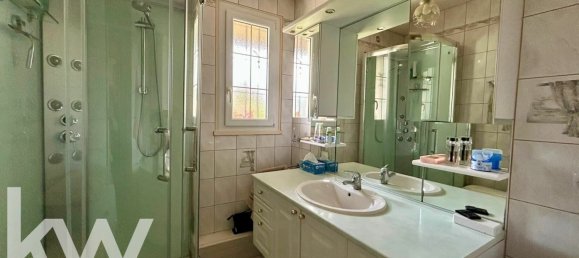 5 Schlafzimmer Villa in Toury, France, Nr. 210916 10