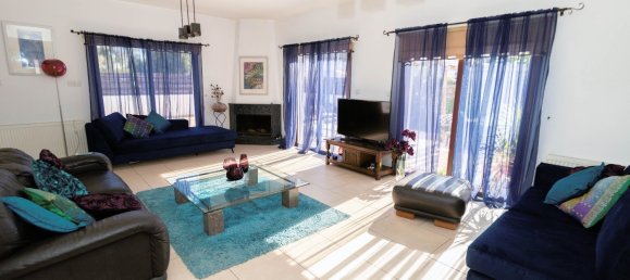 4 bedrooms Villa in Kiti, Cyprus No. 23179 3