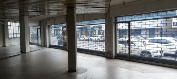400m² Commercial property in Almè, Italy No. 338634 4
