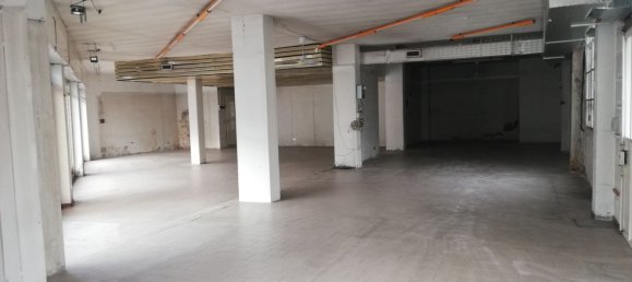 400m² Commercial property in Almè, Italy No. 338634 2