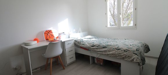 3 bedrooms House in Vineuil, France No. 47704 12