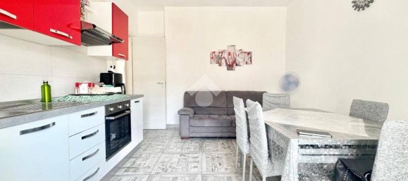 3 bedrooms Apartment in Naples, Italy No. 264223 2
