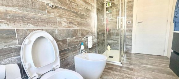 3 bedrooms Apartment in Naples, Italy No. 264223 12