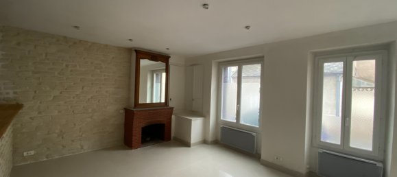 2 bedrooms House in Briare, France No. 243071 3