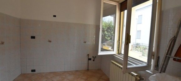 3 bedrooms House in Fidenza, Italy No. 377844 2