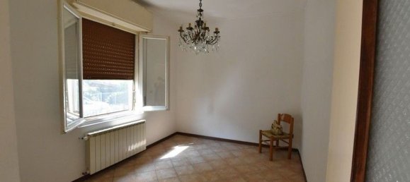 3 bedrooms House in Fidenza, Italy No. 377844 5