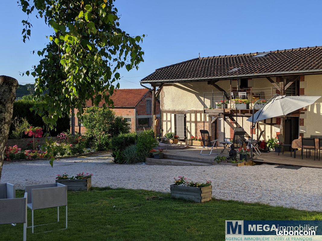 7 bedrooms House in Vitry-le-Francois, France No. 277014