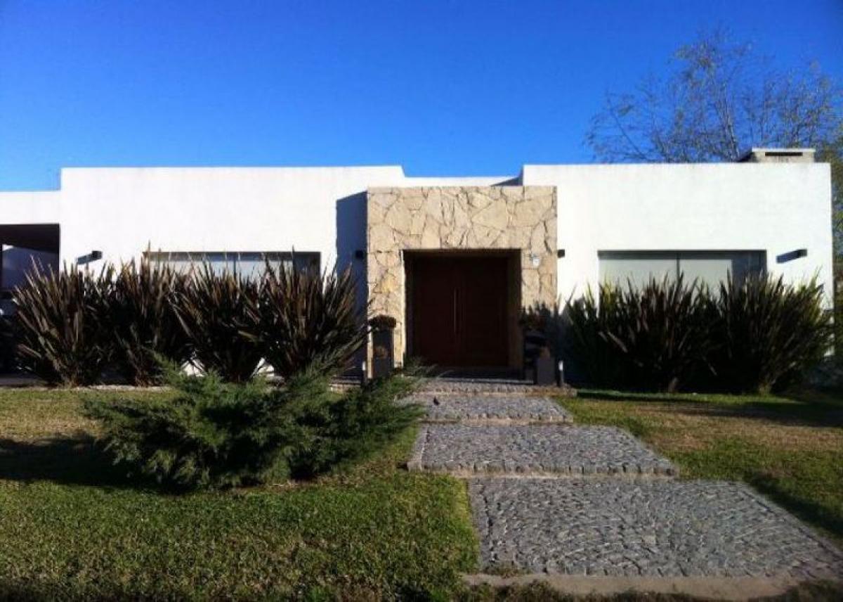 3 Schlafzimmer Bauernhof in Esteban Echeverria, Argentina, Nr. 46410