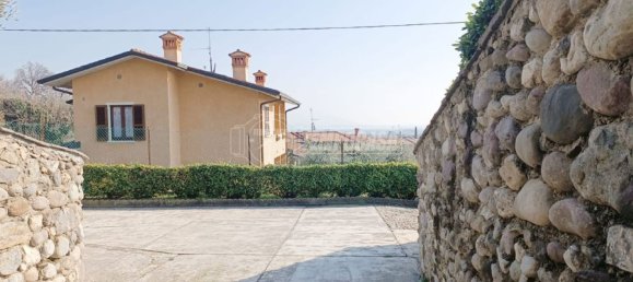 4 rooms Apartment in Cazzago San Martino, Italy No. 156033 2