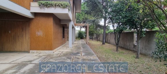 10 rooms Villa in Montesilvano, Italy No. 275907 26