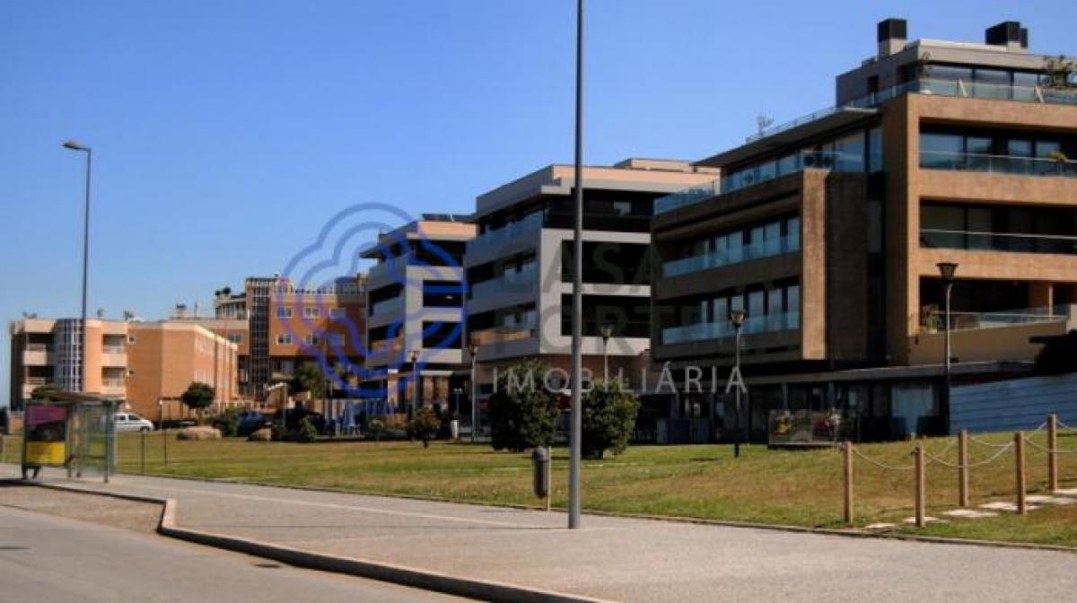 488m² Shop in Vila Nova de Gaia, Portugal No. 8098