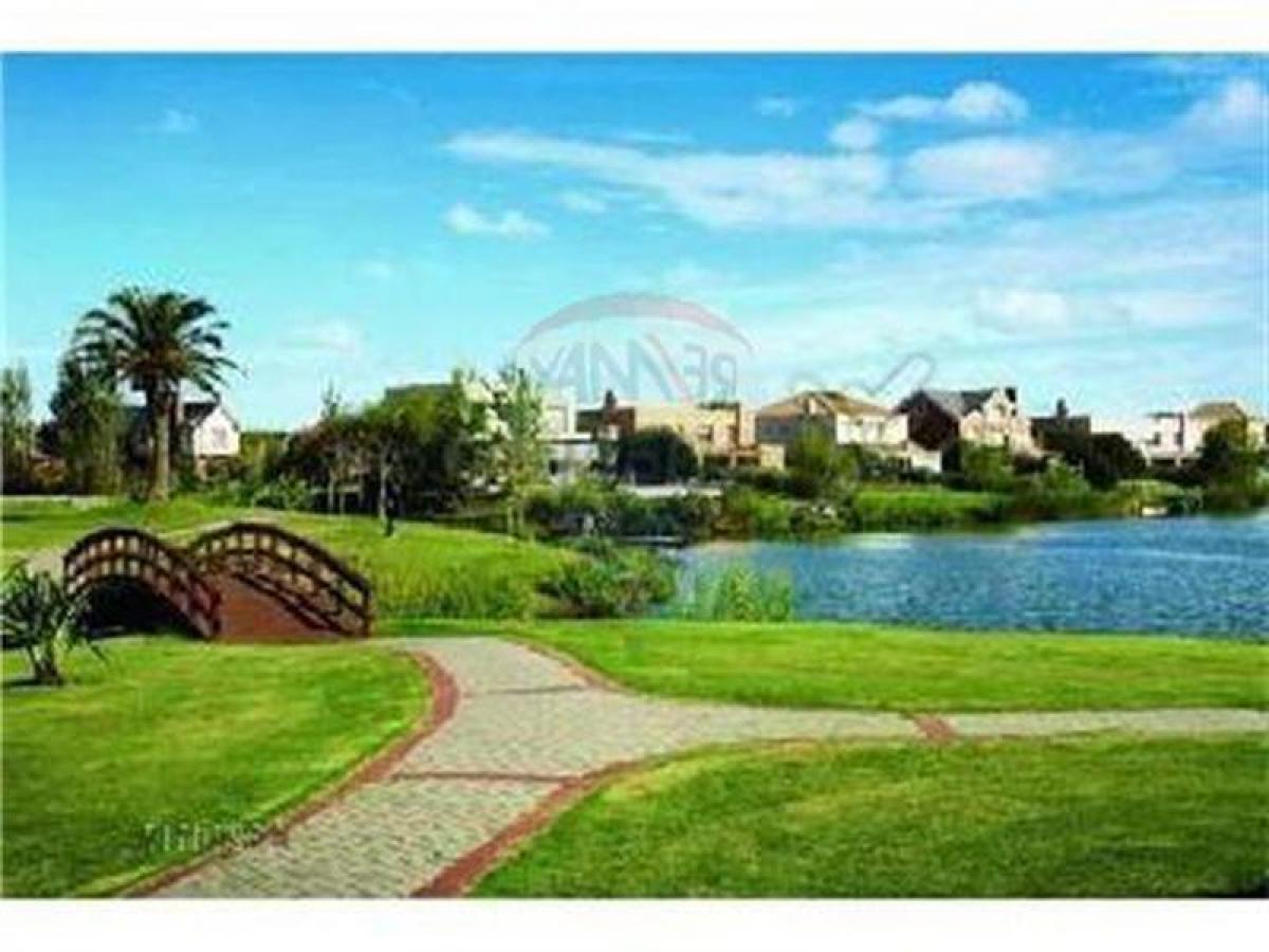  Land in Escobar, Argentina No. 121471