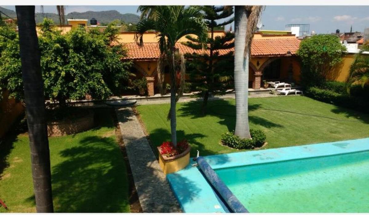 8 bedrooms House in Morelos, Mexico No. 173936