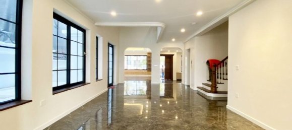 6 Schlafzimmer Villa in Tay Ho, Vietnam, Nr. 9835 18