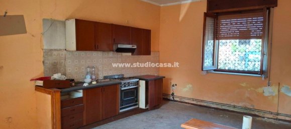 4 rooms House in Genivolta, Italy No. 5608 8