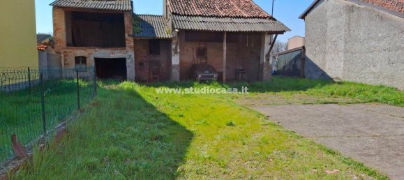 4 rooms House in Genivolta, Italy No. 5608 3