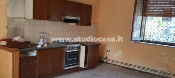 4 rooms House in Genivolta, Italy No. 5608 9