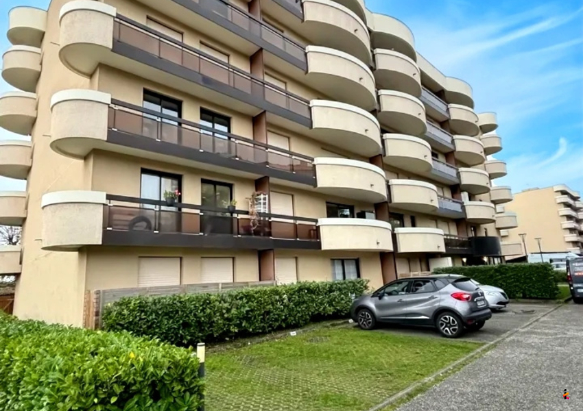 2 bedrooms Apartment in Merignac, France No. 107130
