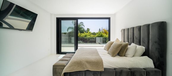 Villa de 4 dormitorios en Marbella, Spain No. 96507 54