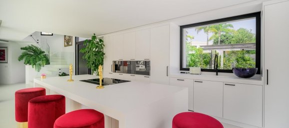 Villa de 4 dormitorios en Marbella, Spain No. 96507 38