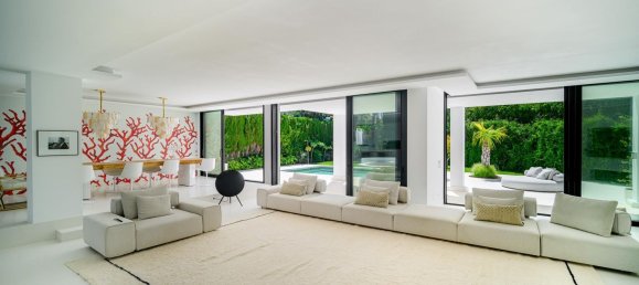 Villa de 4 dormitorios en Marbella, Spain No. 96507 30