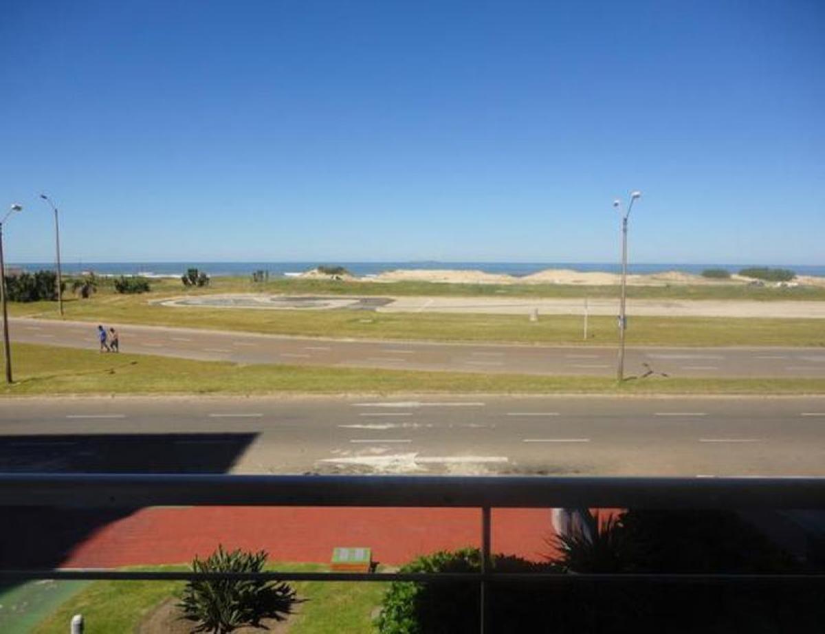 2 bedrooms Apartment in Maldonado, Uruguay No. 4169