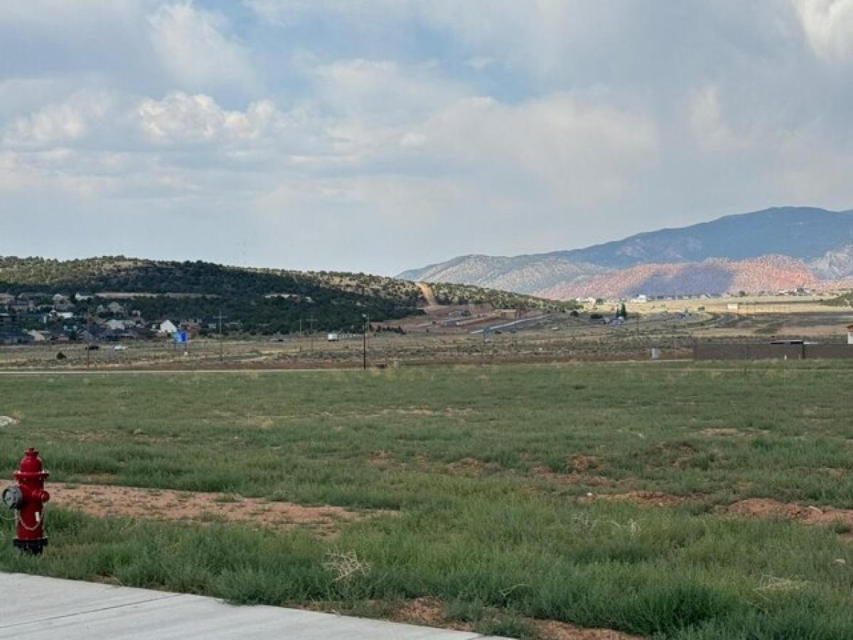  Land in Cedar City, USA No. 555245
