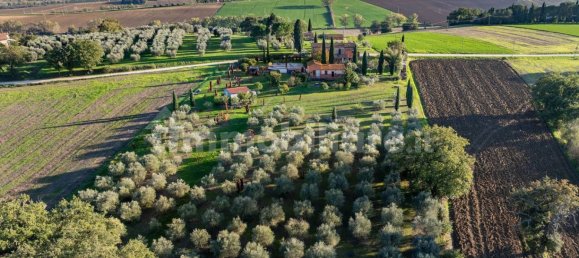 4 Schlafzimmer Haus in Castiglione del Lago, Italy, Nr. 129177 6