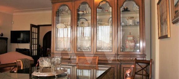 3 bedrooms Apartment in Lisbon, Portugal No. 69179 2