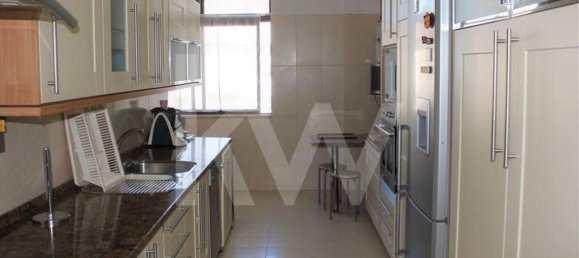 3 bedrooms Apartment in Lisbon, Portugal No. 69179 14