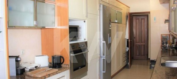 3 bedrooms Apartment in Lisbon, Portugal No. 69179 13