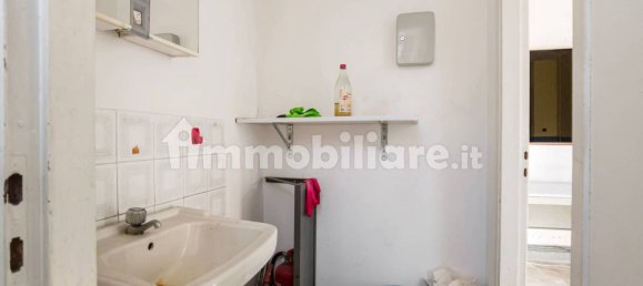 2-Zimmer Gewerbliche Immobilie in Turin, Italy, Nr. 64428 21