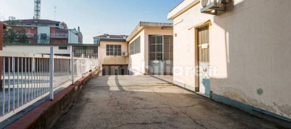 2-Zimmer Gewerbliche Immobilie in Turin, Italy, Nr. 64428 3