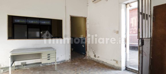 2-Zimmer Gewerbliche Immobilie in Turin, Italy, Nr. 64428 12
