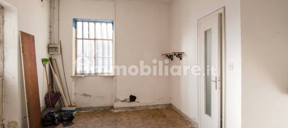 2-Zimmer Gewerbliche Immobilie in Turin, Italy, Nr. 64428 16