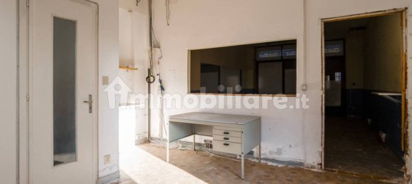 2-Zimmer Gewerbliche Immobilie in Turin, Italy, Nr. 64428 13