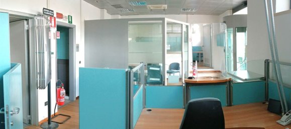 202m² Commercial property in Grosseto, Italy No. 344571 9