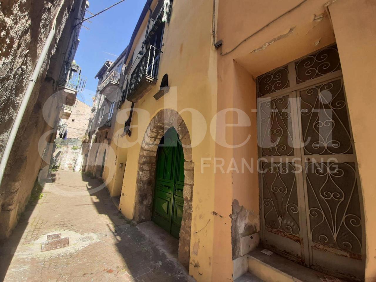 Casa de 14 divisões em Teano, Italy N.º 134521