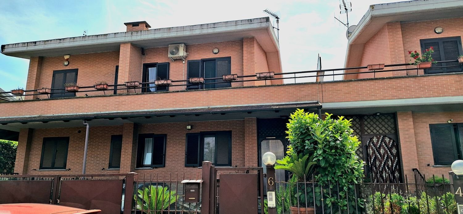 6 chambres Maison à Aprilia, Italy No. 393321