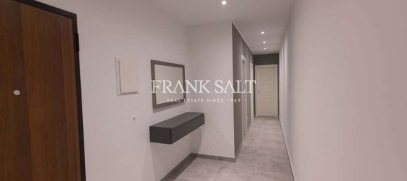 2 bedrooms Apartment in Gzira, Malta No. 6833 3