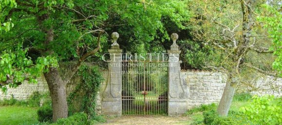 Замки и поместья с 10 спальнями в Сент, Франция № 40374 8