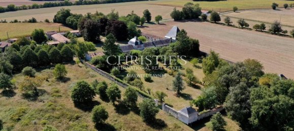 Замки и поместья с 10 спальнями в Сент, Франция № 40374 22