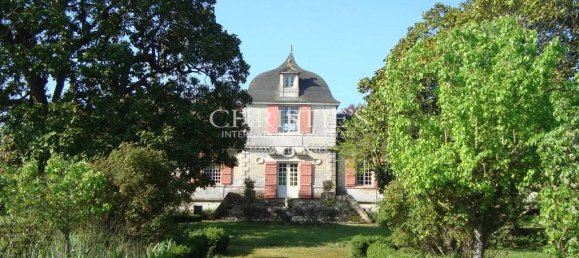 Замки и поместья с 10 спальнями в Сент, Франция № 40374 6