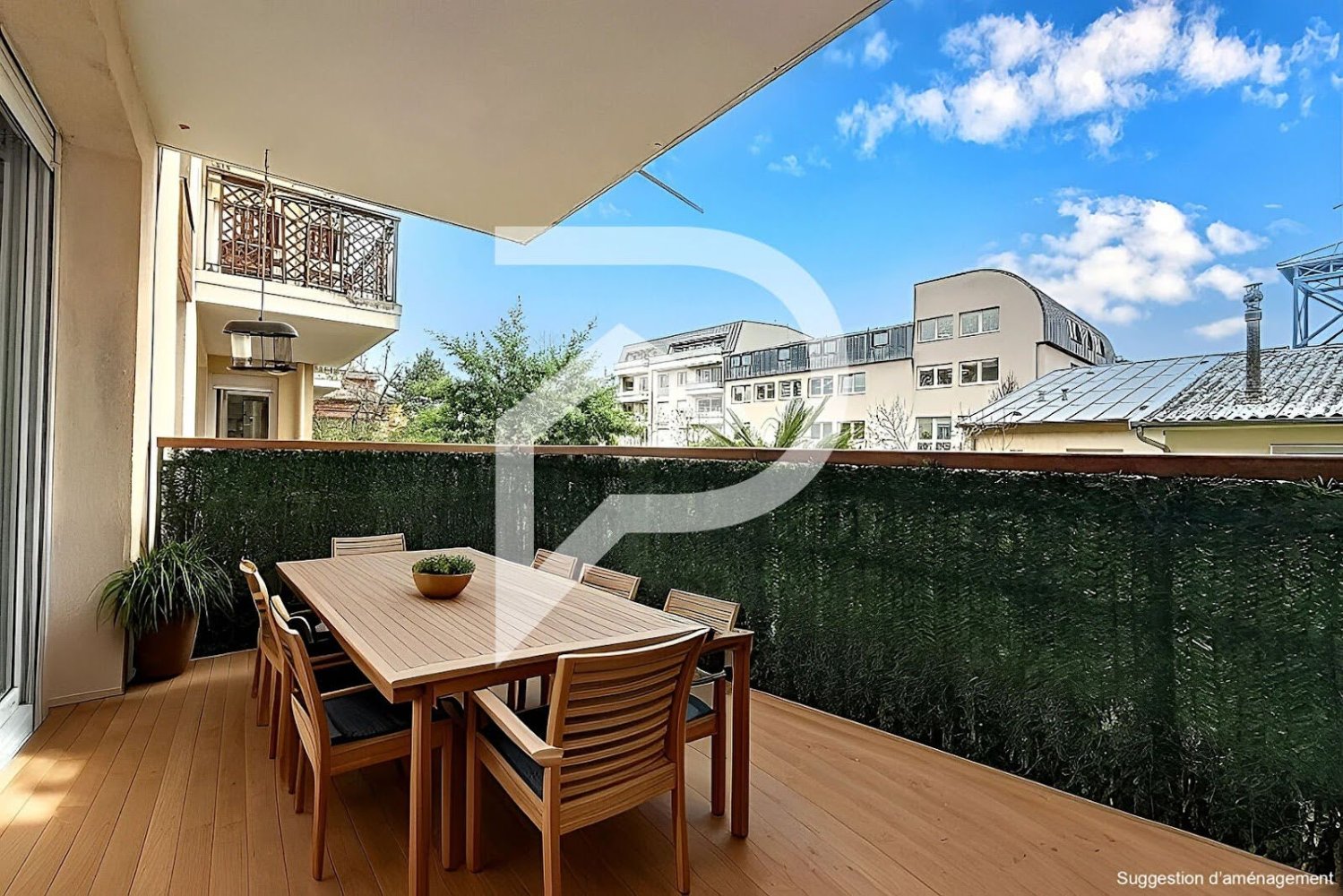 3 bedrooms Apartment in Suresnes, France No. 129773