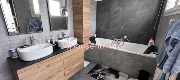 5 bedrooms House in Chateauroux, France No. 48214 11