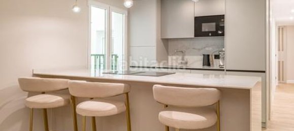 2 bedrooms Duplex in Madrid, Spain No. 126387 4