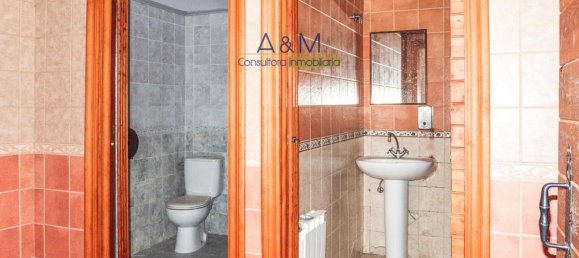 Bâtiment à Leon, Spain 447m² No. 29714 11